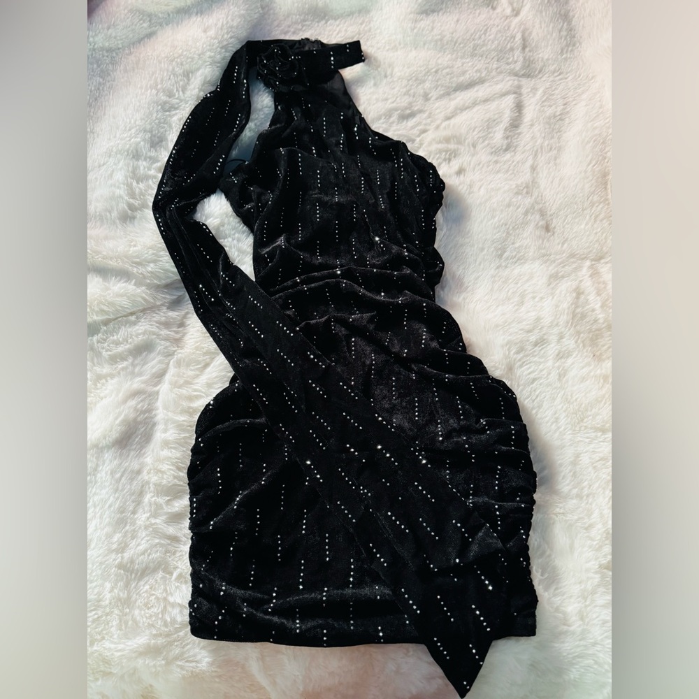 Chic Black One Shoulder Dress
